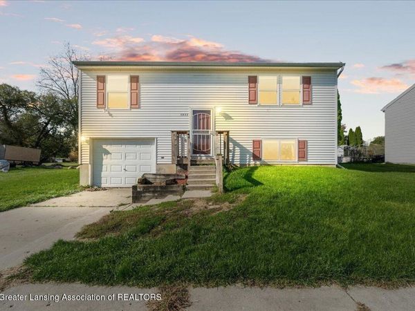 5822 Monticello Drive, Lansing, MI 48911