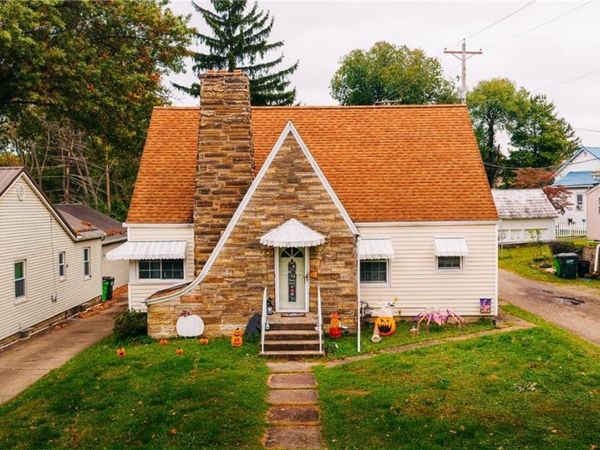 1252 Kenilworth Avenue , Coshocton, OH 43812