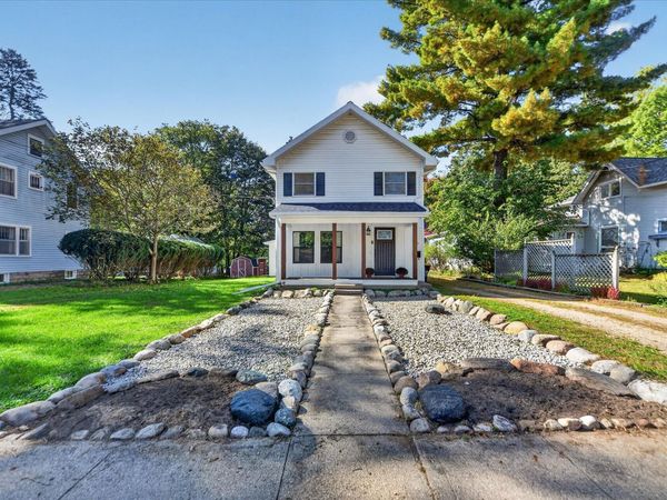 407 High Street, Marshall, MI 49068