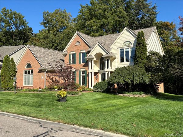 40054 Woodside Drive N, Northville Township, Mi 48168