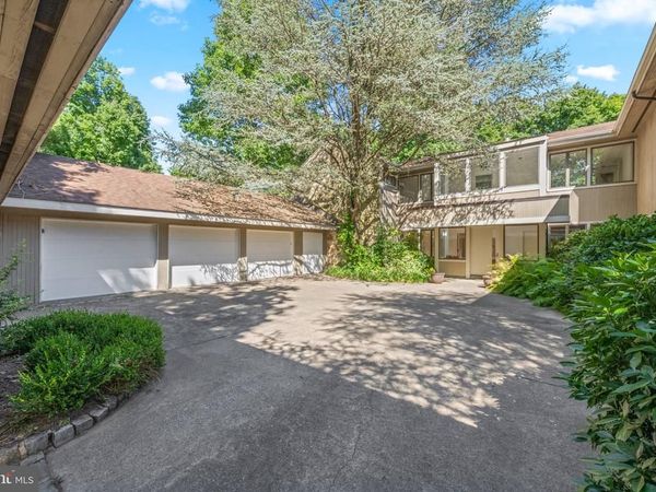 1095 BARON DRIVE, BRYN MAWR, PA 19010
