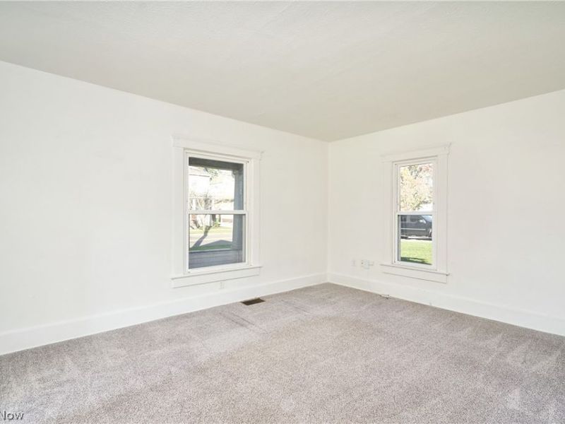 305 4th Street NW, Barberton, OH 44203 Photo 5
