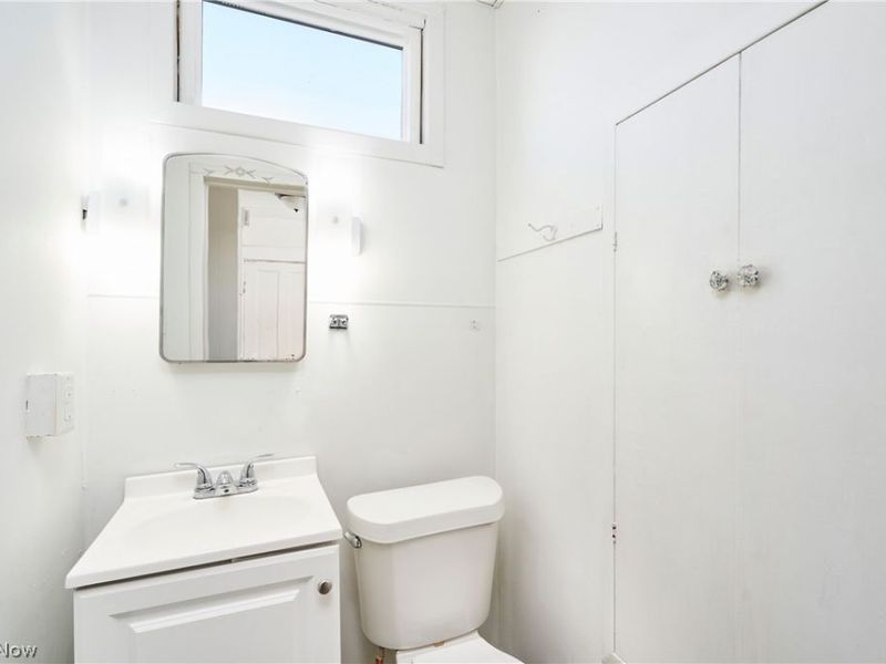305 4th Street NW, Barberton, OH 44203 Photo 8