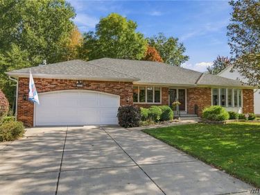 459 Wood Acres Drive, East Amherst, NY 14051