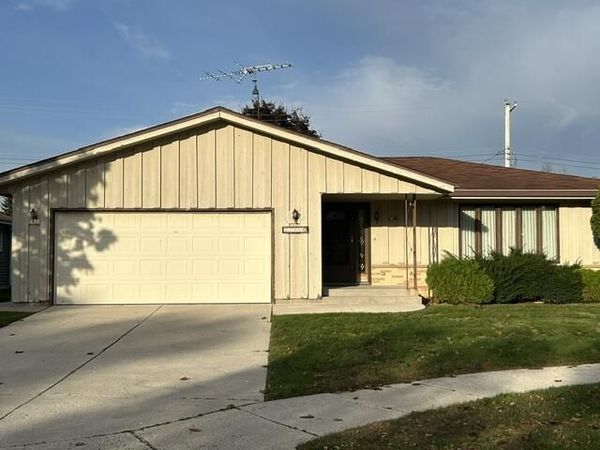 3736 N 12 STREET, Sheboygan, WI 53083