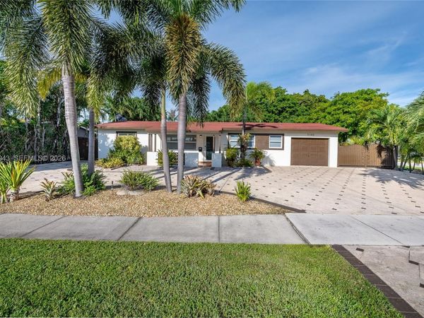 7190 W 12th Ct , Hialeah, FL 33014
