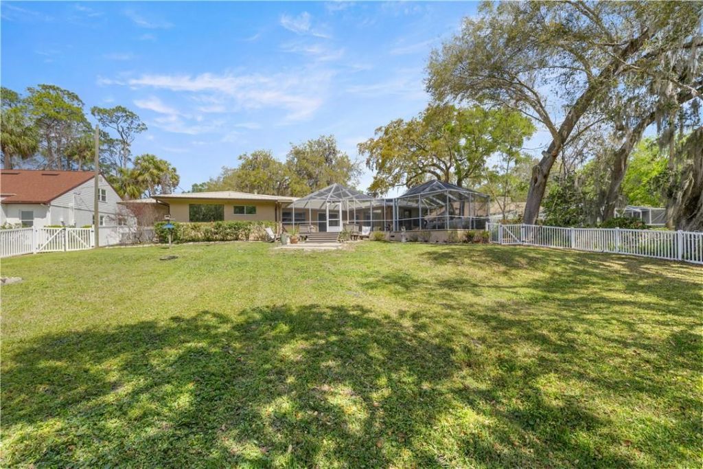 4817 Riverside Drive , Yankeetown, FL 34498 Photo