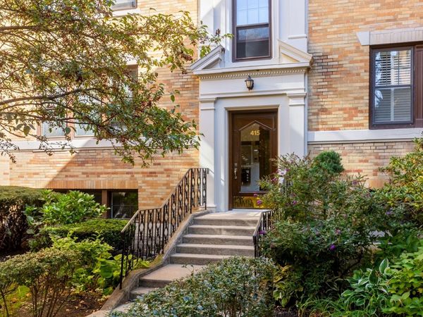 415 Washington St, Unit 6, Brookline, MA 02446