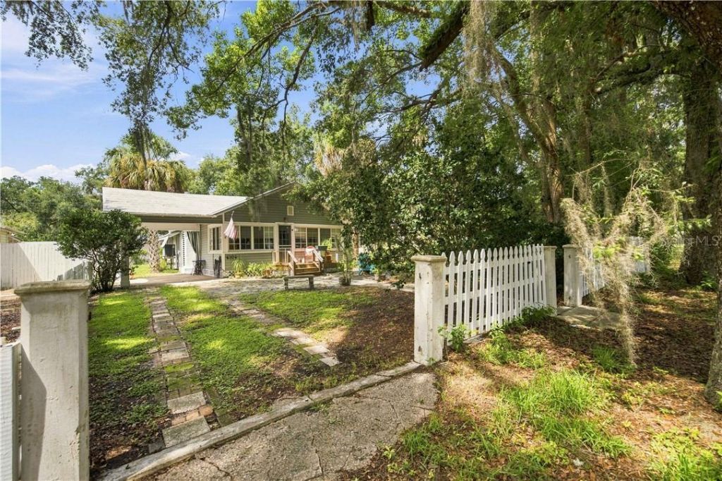 6104 Riverside Drive , Yankeetown, FL 34498 Photo