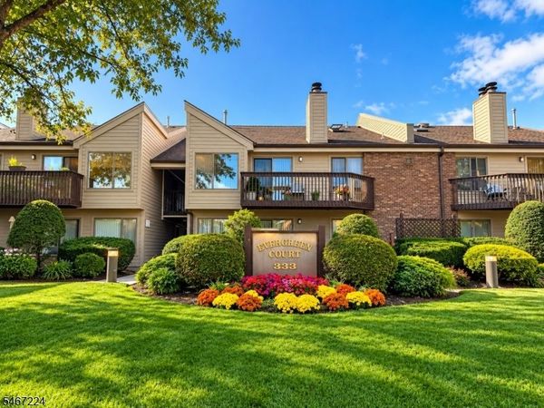 333 Liberty St, Unit 14, Little Ferry, NJ 07643