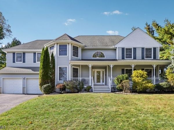 6 Lauren Ct, Wayne, NJ 07470