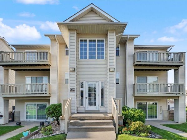 1240 44th Street , Unit E, Marion, IA 52302