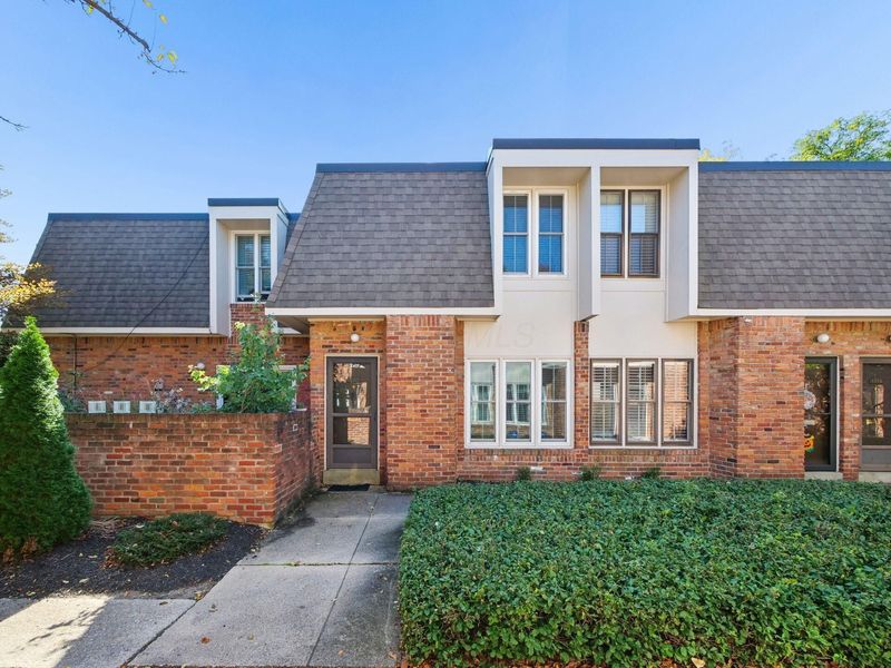 1613 Lafayette Drive , Upper Arlington, OH 43220 Photo 2