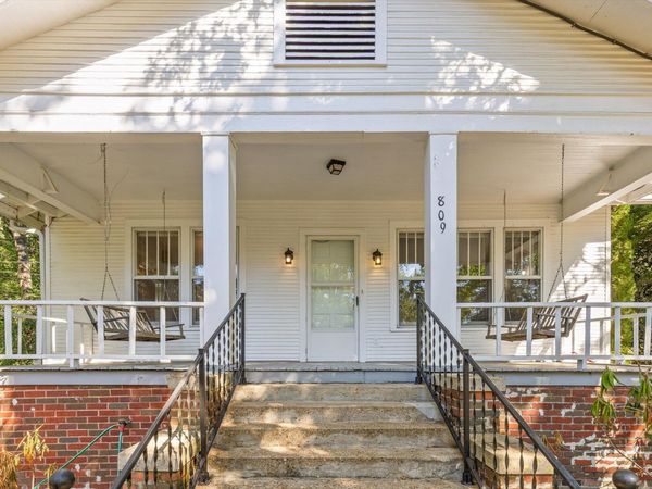 809 Fairmount Avenue, Signal Mountain, TN 37377