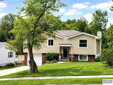 7071 Western Avenue, Omaha, NE 68132