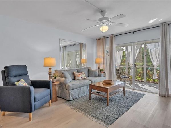 2064 Alamanda DR , Unit 7, NAPLES, FL 34102