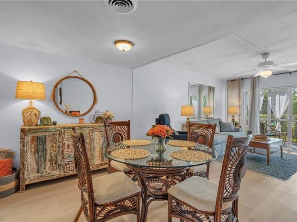 2064 Alamanda DR , Unit 7, NAPLES, FL 34102