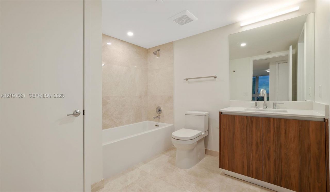 1508 Bay Rd , Unit N0515, Miami Beach, FL 33139 Photo