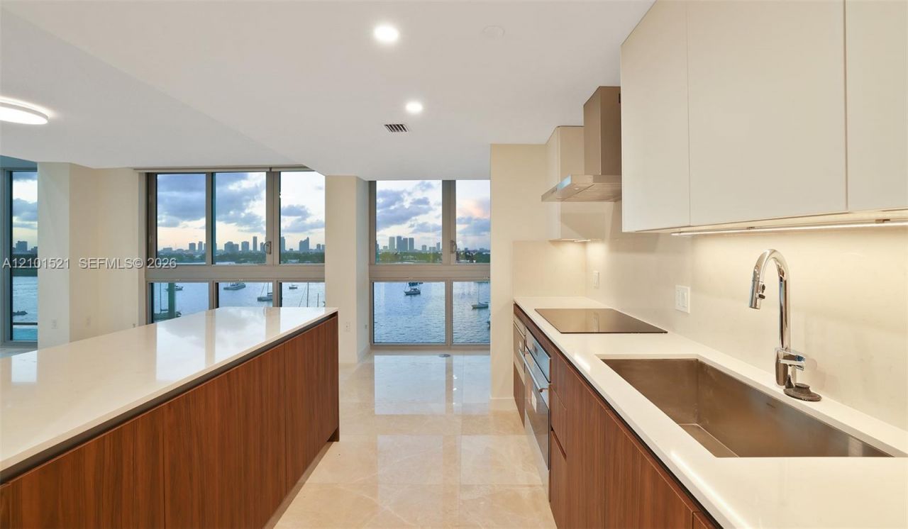 1508 Bay Rd , Unit N0515, Miami Beach, FL 33139 Photo