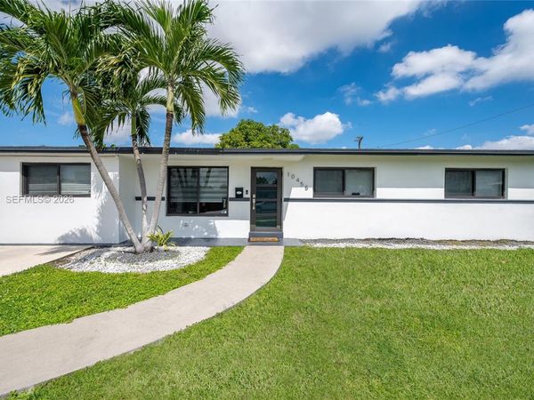 10455 SW 43rd Ter , Miami, FL 33165
