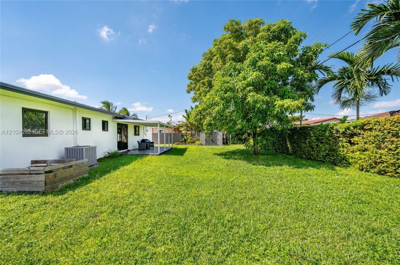 10455 SW 43rd Ter , Miami, FL 33165 Photo