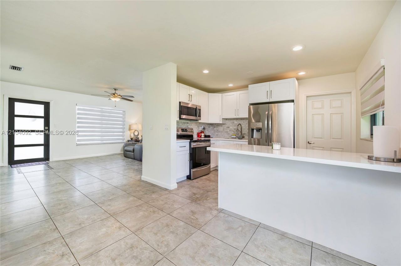 10455 SW 43rd Ter , Miami, FL 33165 Photo