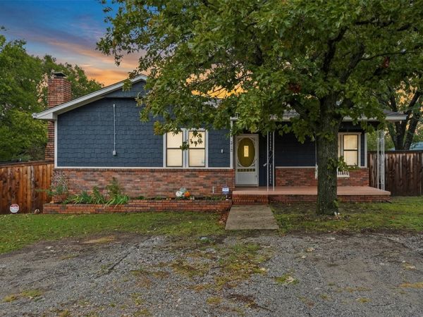 212 S Locust Street, Locust Grove, OK 74352