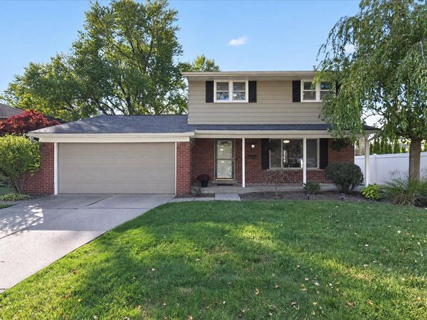 15679 Sussex Street, Livonia, MI 48154