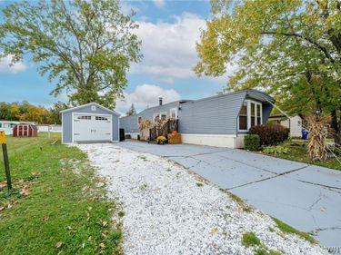 134 East Canyon, Hamburg, NY 14075