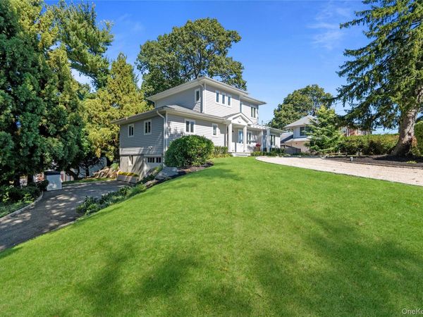 646 The Concourse , Oyster Bay, NY 11771