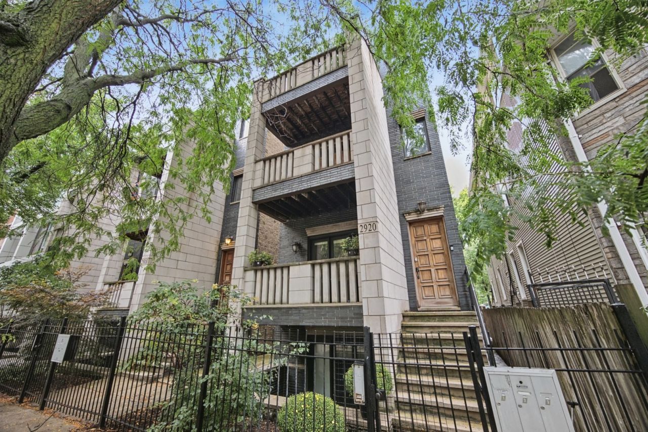2920 N Damen Avenue, Unit 2, Chicago, IL 60618 Main Photo