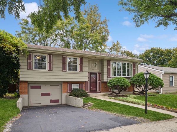 1032 Valley Stream Drive , Wheeling, IL 60090