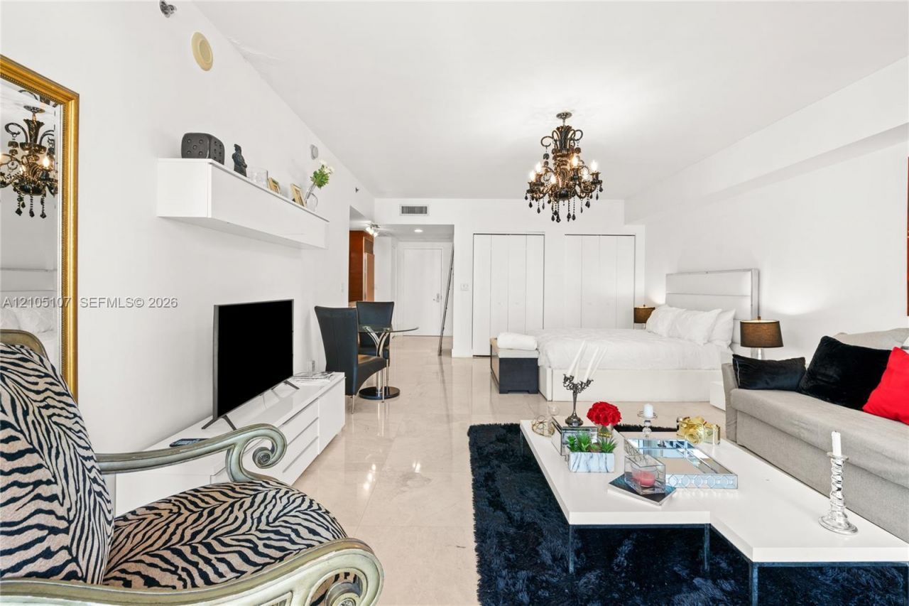 475 Brickell Ave , Unit 2610, Miami, FL 33131 Photo