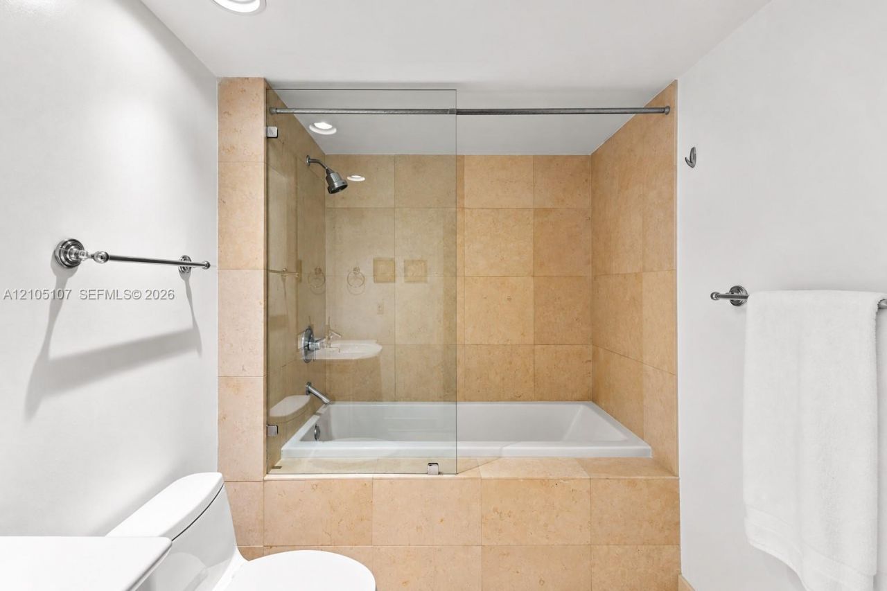 475 Brickell Ave , Unit 2610, Miami, FL 33131 Photo