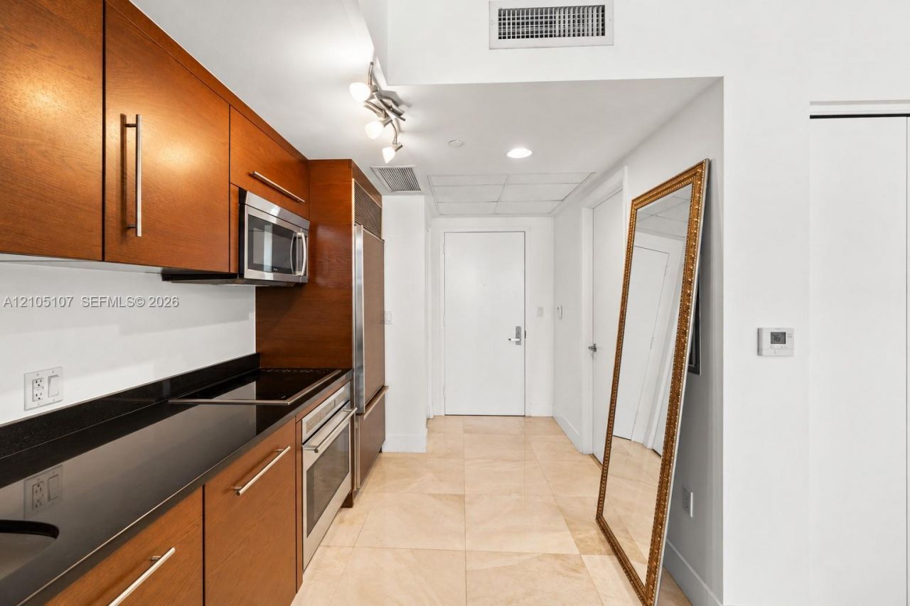 475 Brickell Ave , Unit 2610, Miami, FL 33131 Photo