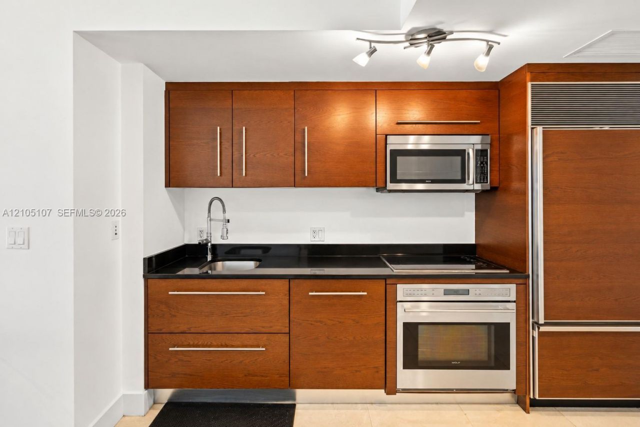 475 Brickell Ave , Unit 2610, Miami, FL 33131 Photo
