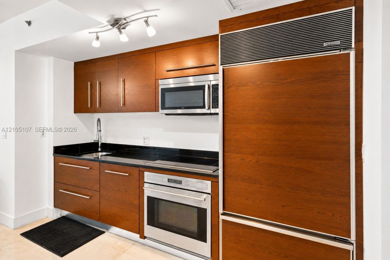 475 Brickell Ave , Unit 2610, Miami, FL 33131 Photo