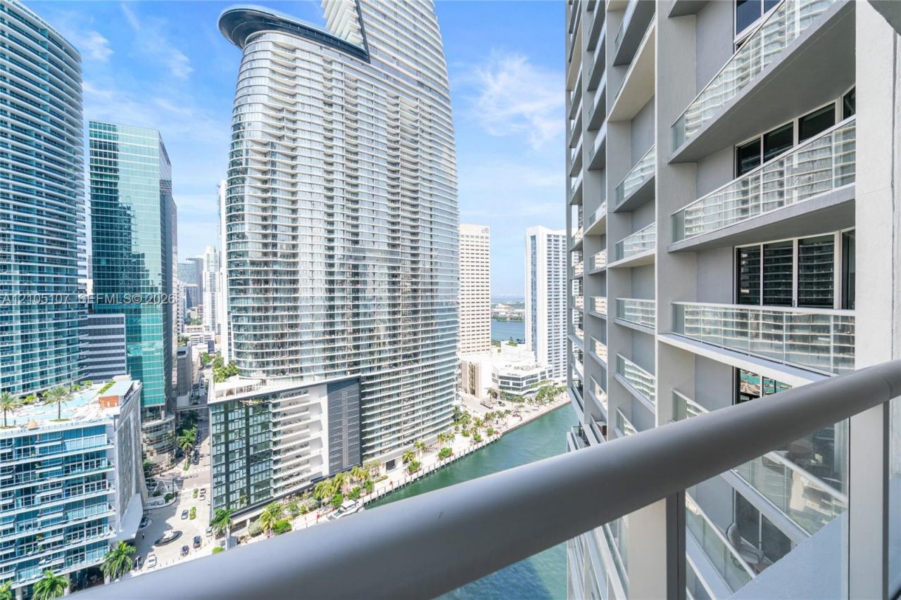 475 Brickell Ave , Unit 2610, Miami, FL 33131 Photo