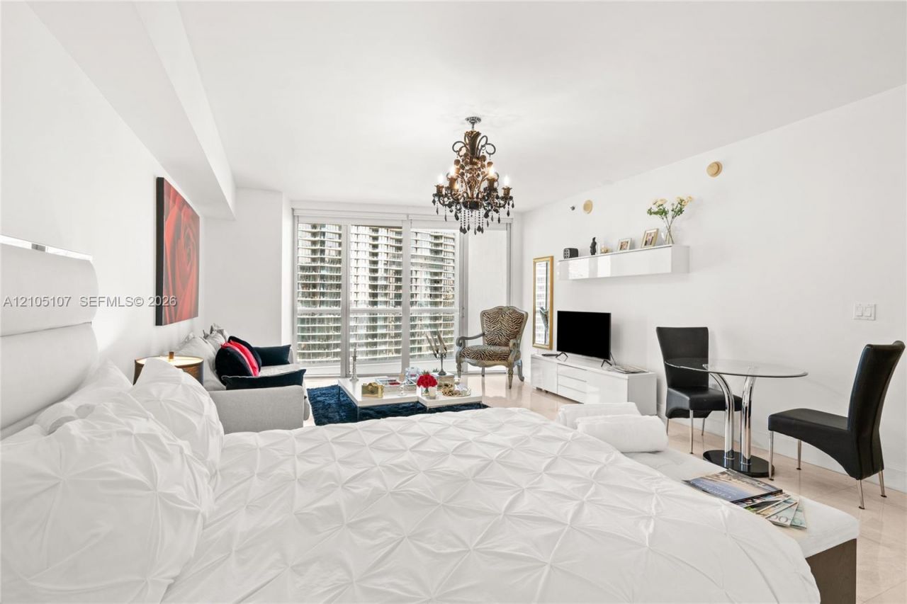 475 Brickell Ave , Unit 2610, Miami, FL 33131 Photo