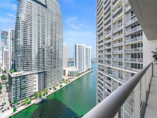 475 Brickell Ave, Unit 2414, Miami, FL 33131