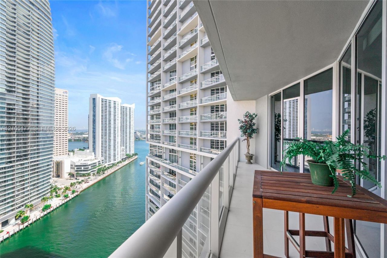 475 Brickell Ave, Unit 2414, Miami, FL 33131 Photo