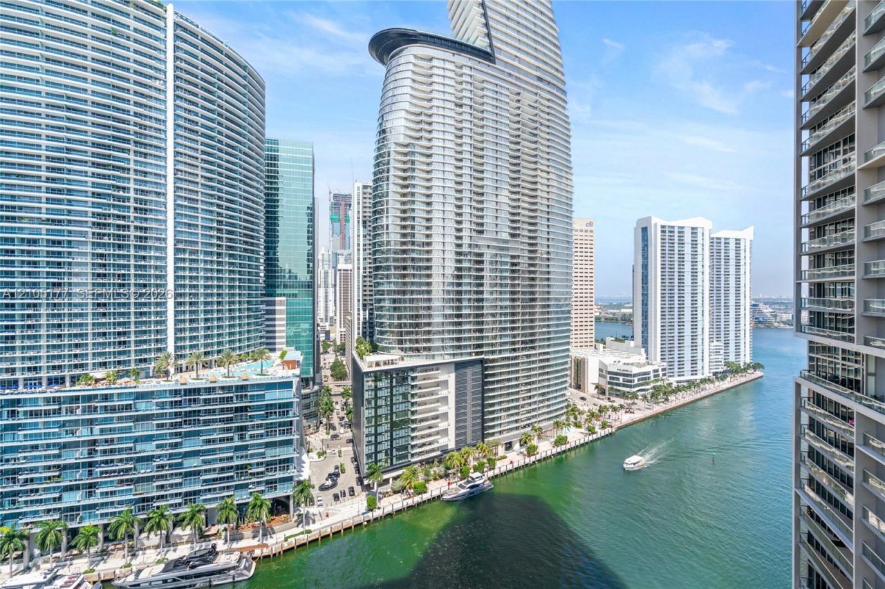 475 Brickell Ave, Unit 2414, Miami, FL 33131 Photo