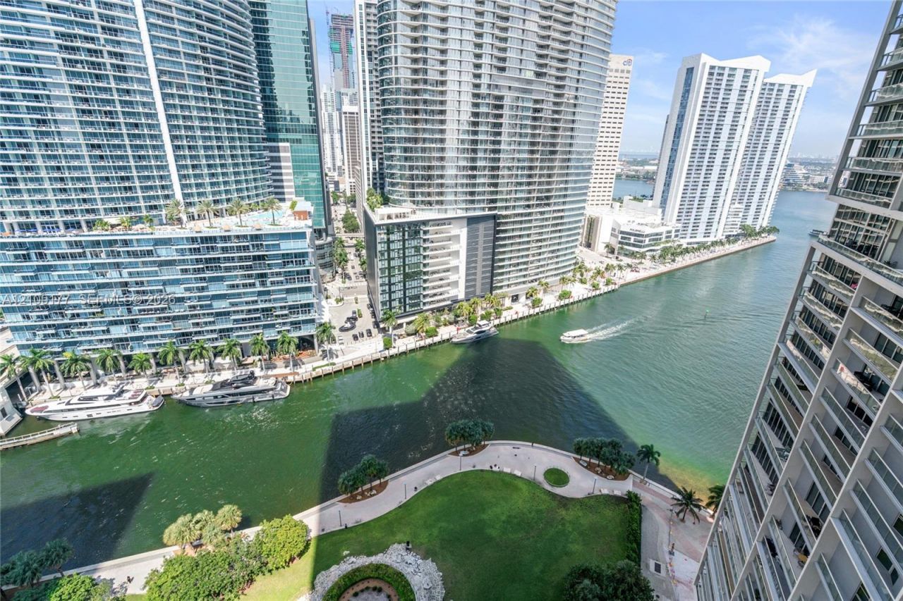 475 Brickell Ave, Unit 2414, Miami, FL 33131 Photo