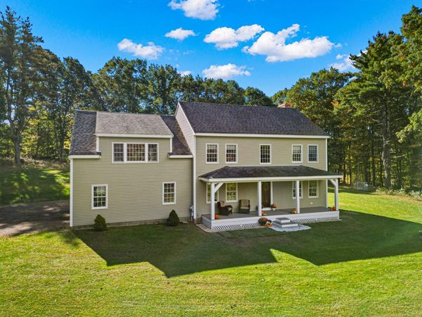 33 Archelaus Pl, West Newbury, MA 01985