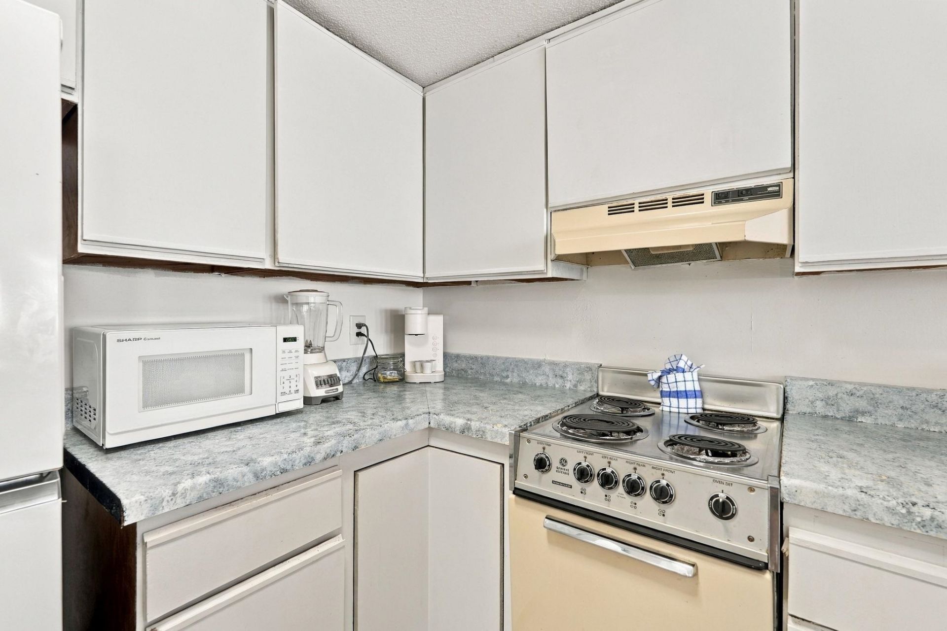 5905 S Kings Hwy. Photo 18