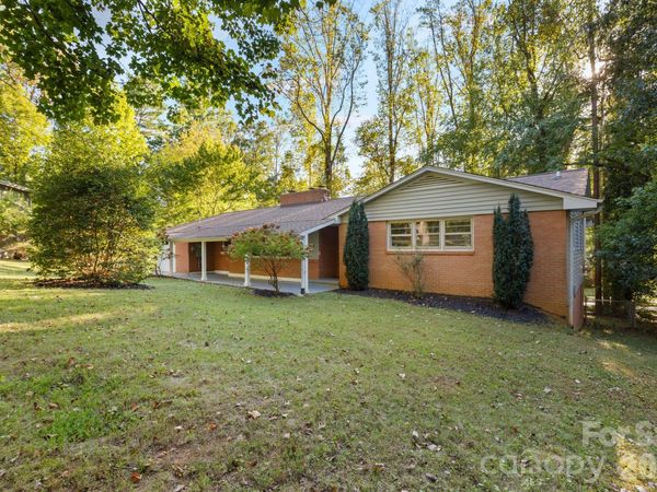 32 Oak Forest Drive , Asheville, NC 28803