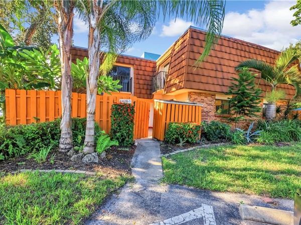 1428 Park Shore CIR, Unit 1, FORT MYERS, FL 33901