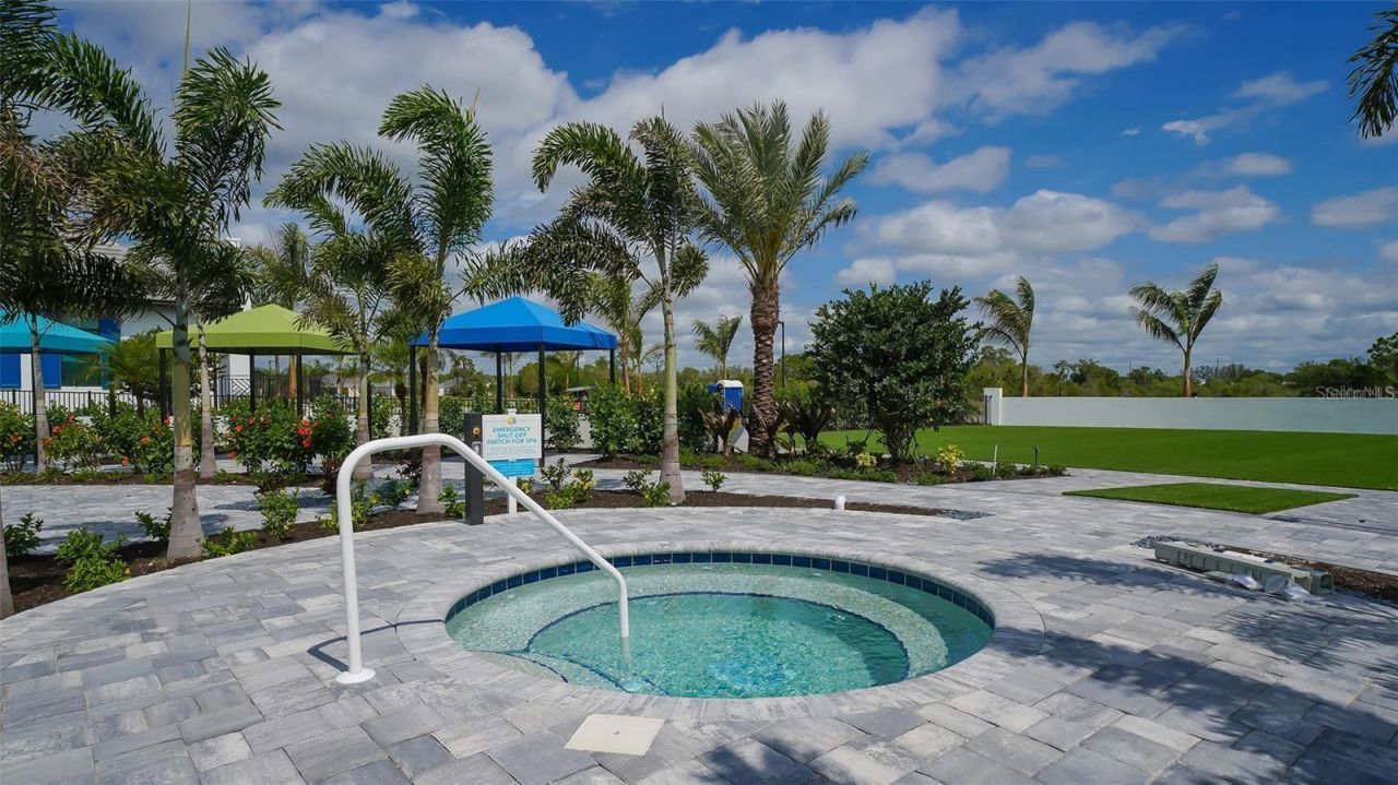 2566 Paradise Plum Drive, Sarasota, FL 34240 Photo