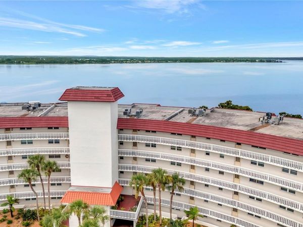 601 N MCDONALD STREET , Unit 506, MOUNT DORA, FL 32757