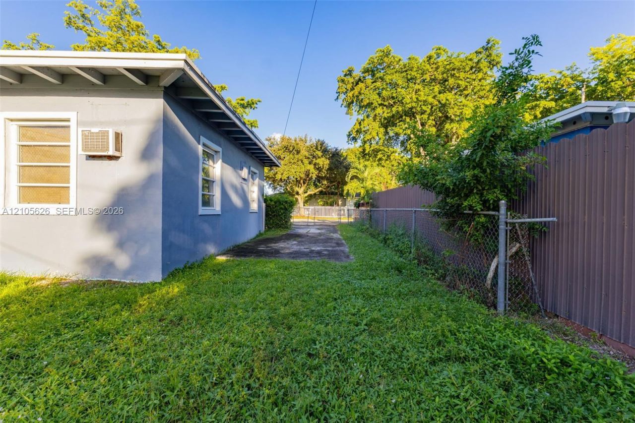 12250 NW 13th Ave , North Miami, FL 33167 Photo